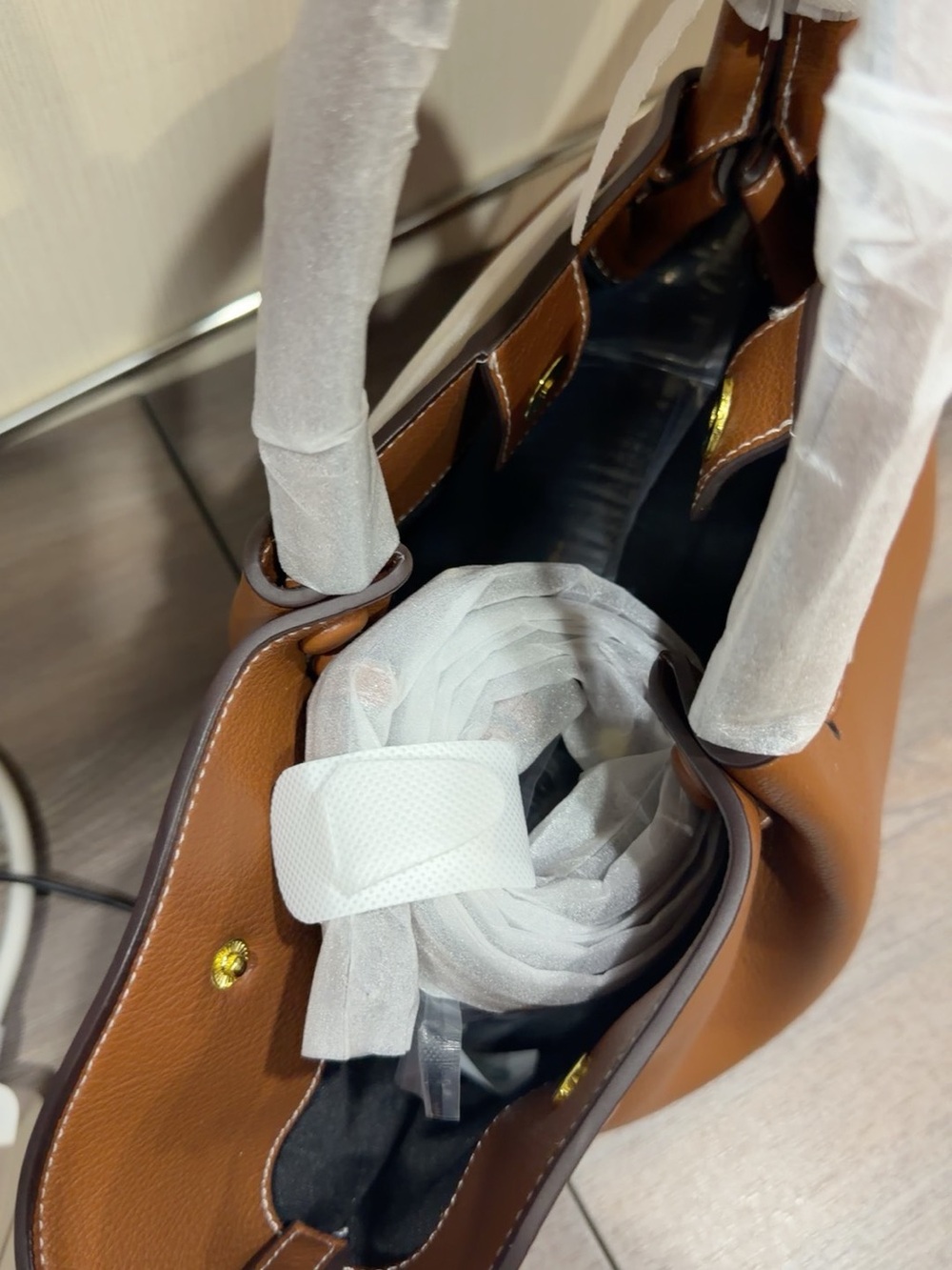 DeMellier The Midi New York Tan Grained Leather Tote Bag - Picture 4 of 4